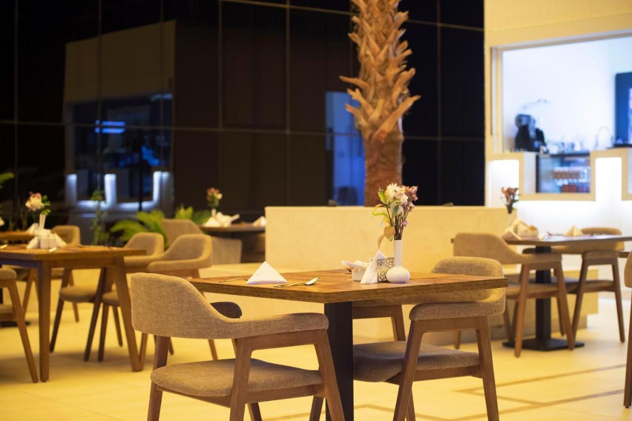 Sarwat Park Hotel Riyadh - Diplomatic Quarter Экстерьер фото