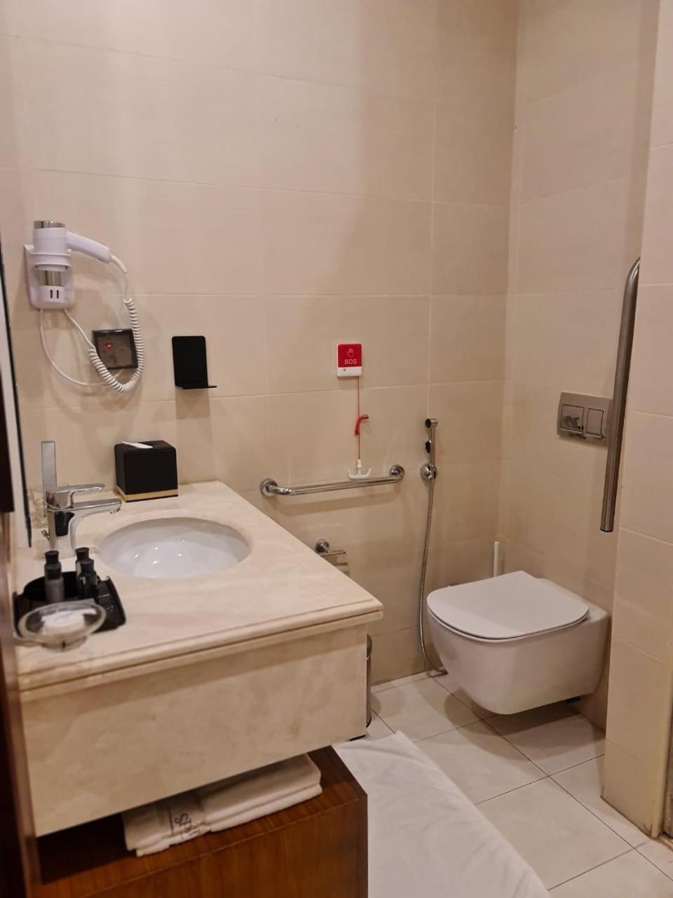 Sarwat Park Hotel Riyadh - Diplomatic Quarter Экстерьер фото